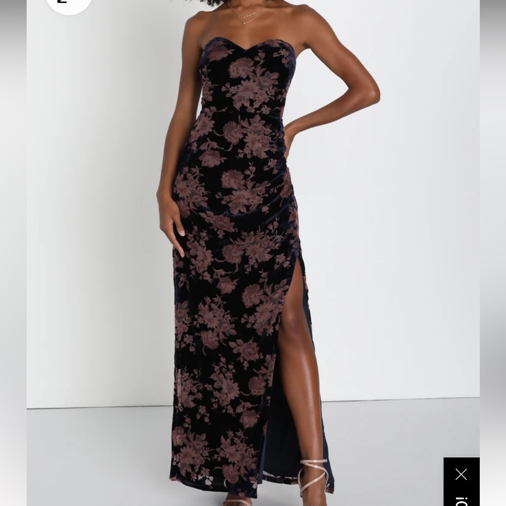 NWT Lulu’s blue velvet gown